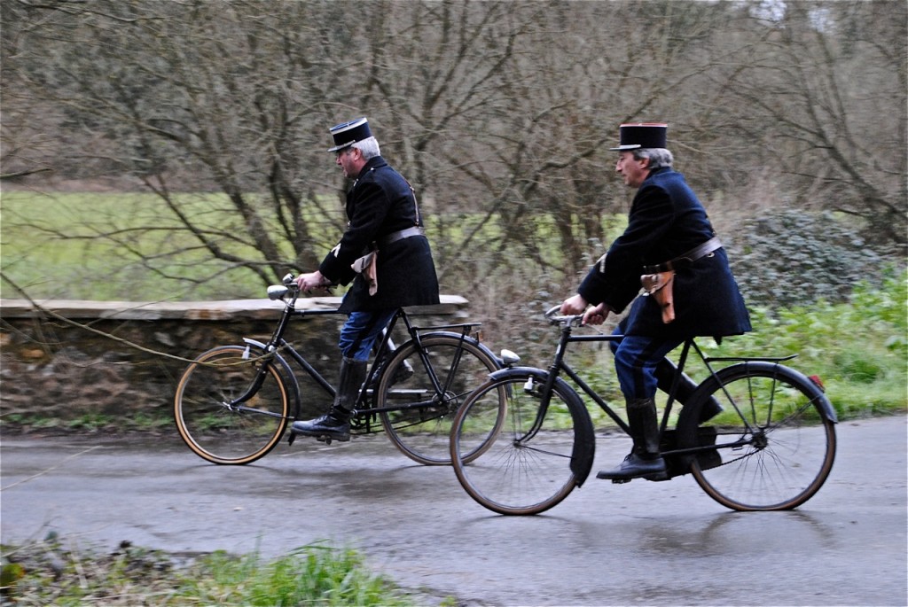 Les gendarmes répètent leur passage.