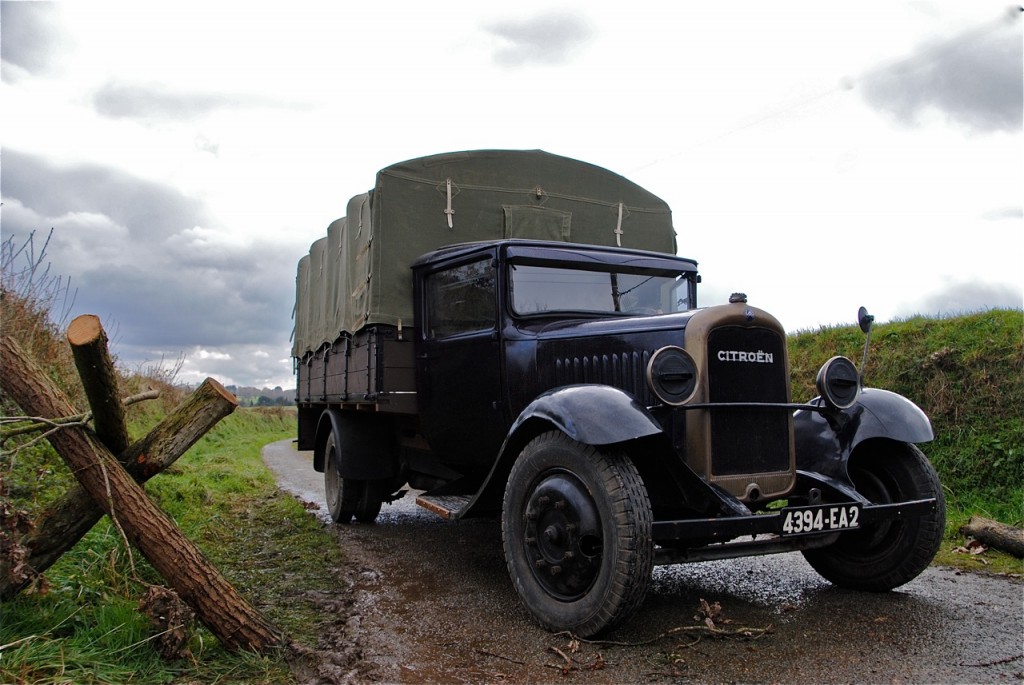 La vraie star du week-end, c'est lui ! Le camion Citroën C6 prêté par M. Bothorel.