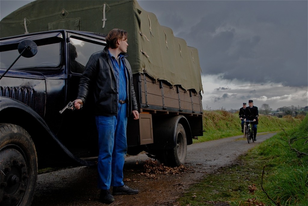 Les gendarmes approchent.