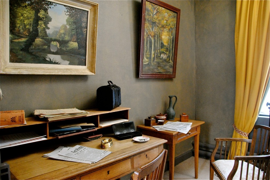 Le décor du bureau, reconstitué dans une ancienne chambre !