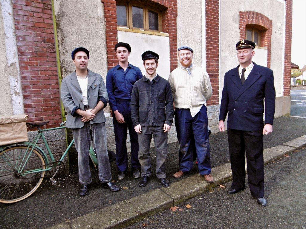 Photo-souvenir pour le personnel et le chef de gare !