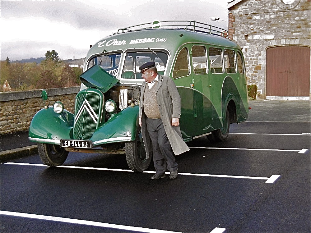 Le bel autocar Citroën U23 de Bruno Orain.