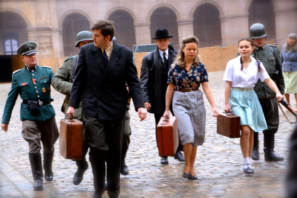 … et dans la cour.
